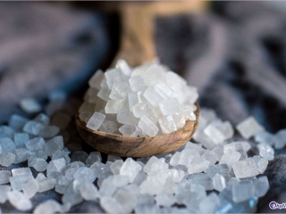 Lợi ích của đường phèn và tránh lạm dụng quá mức